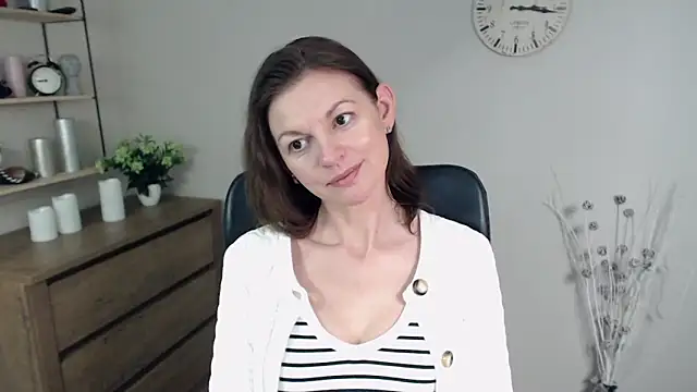 Snapshot of VivianWILD chatting on January 2025 12:52:02 PM VivianWILD online show from January 2025 12:52:02 PM