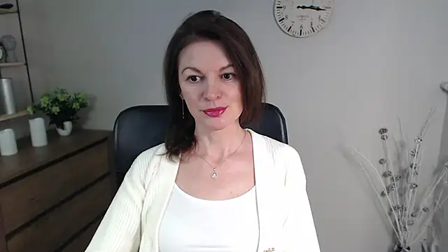 Snapshot of VivianWILD chatting on January 2025 06:52:02 AM VivianWILD online show from January 2025 06:52:02 AM