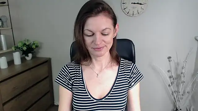 Snapshot of VivianWILD chatting on January 2025 06:49:02 AM VivianWILD online show from January 2025 06:49:02 AM