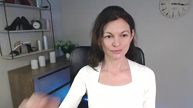 Snapshot of VivianWILD chatting on February 2025 07:29:01 AM VivianWILD online show from February 2025 07:29:01 AM