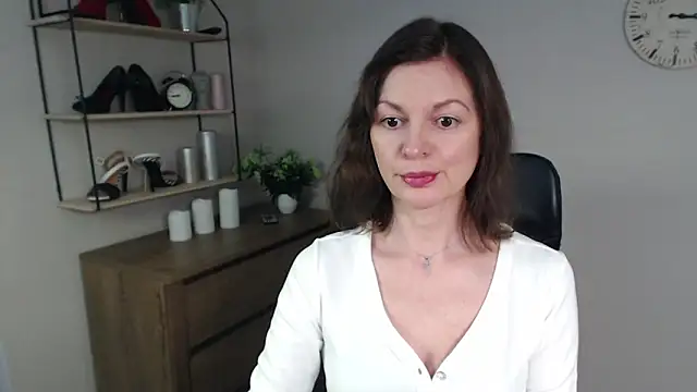 Snapshot of VivianWILD chatting on February 2025 07:03:01 AM VivianWILD online show from February 2025 07:03:01 AM