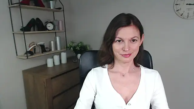 Snapshot of VivianWILD chatting on February 2025 01:15:02 PM VivianWILD online show from February 2025 01:15:02 PM