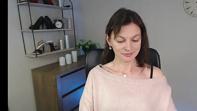 Snapshot of VivianWILD chatting on February 2025 10:27:02 AM VivianWILD online show from February 2025 10:27:02 AM