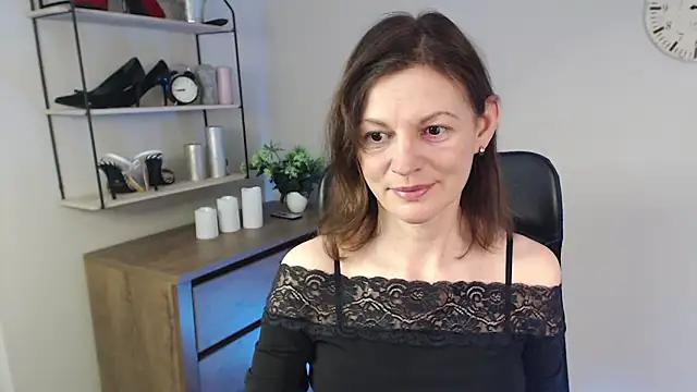 Snapshot of VivianWILD chatting on February 2025 07:00:01 AM VivianWILD online show from February 2025 07:00:01 AM