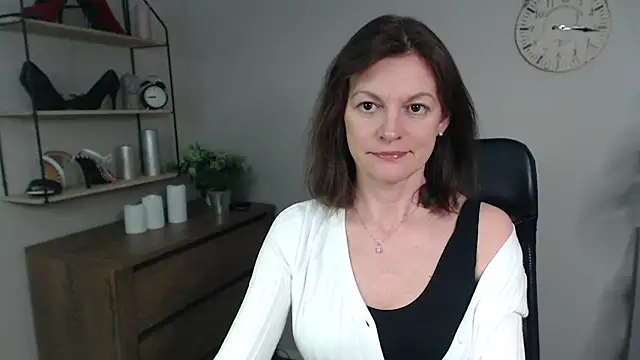 Snapshot of VivianWILD chatting on February 2025 05:48:02 PM VivianWILD online show from February 2025 05:48:02 PM