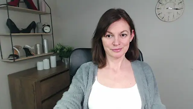 Snapshot of VivianWILD chatting on March 2025 10:28:02 AM VivianWILD online show from March 2025 10:28:02 AM