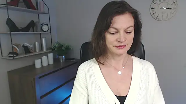 Snapshot of VivianWILD chatting on March 2025 07:05:02 AM VivianWILD online show from March 2025 07:05:02 AM