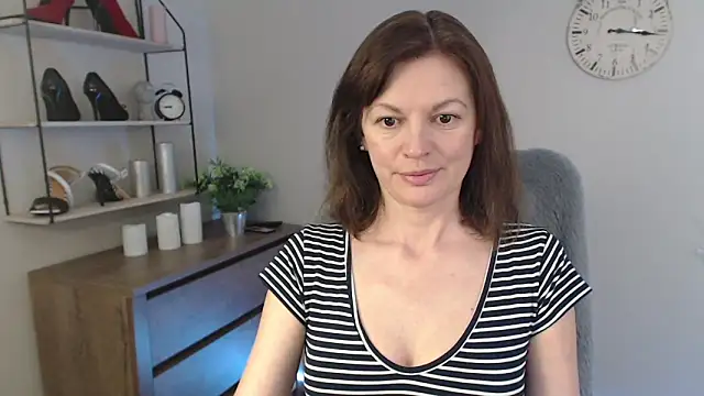 Snapshot of VivianWILD chatting on March 2025 05:29:02 AM VivianWILD online show from March 2025 05:29:02 AM