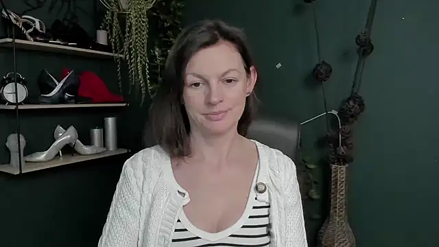 Snapshot of VivianWILD chatting on March 2025 10:18:02 AM VivianWILD online show from March 2025 10:18:02 AM