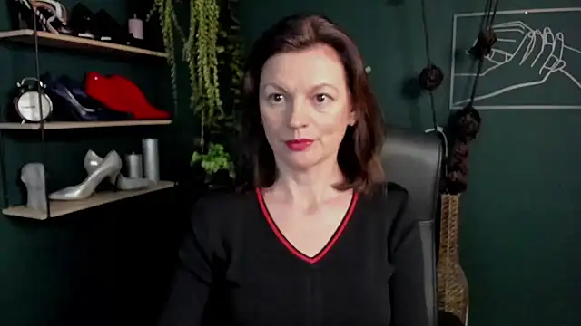 Snapshot of VivianWILD chatting on March 2025 07:02:01 AM VivianWILD online show from March 2025 07:02:01 AM