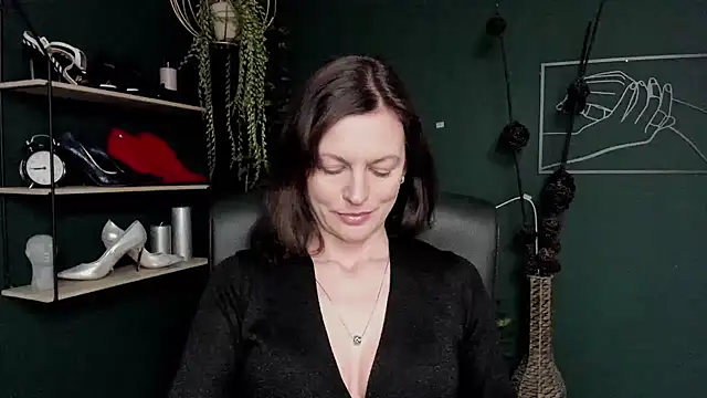 Snapshot of VivianWILD chatting on March 2025 10:18:02 AM VivianWILD online show from March 2025 10:18:02 AM