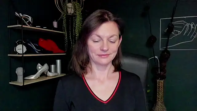 Snapshot of VivianWILD chatting on March 2025 09:33:02 AM VivianWILD online show from March 2025 09:33:02 AM