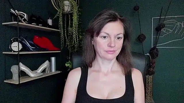 Snapshot of VivianWILD chatting on March 2025 06:57:01 AM VivianWILD online show from March 2025 06:57:01 AM