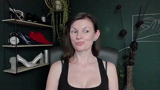 Snapshot of VivianWILD chatting on March 2025 01:31:02 PM VivianWILD online show from March 2025 01:31:02 PM