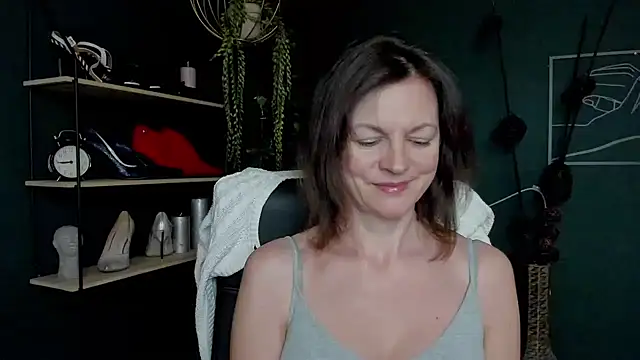 Snapshot of VivianWILD chatting on March 2025 07:14:01 AM VivianWILD online show from March 2025 07:14:01 AM