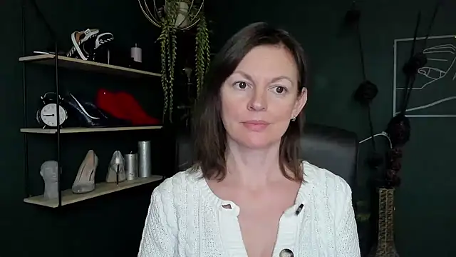 Snapshot of VivianWILD chatting on March 2025 04:18:02 PM VivianWILD online show from March 2025 04:18:02 PM