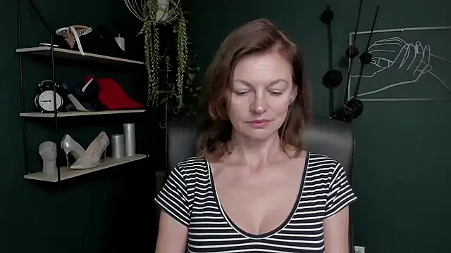 Snapshot of VivianWILD chatting on September 2025 07:19:01 AM VivianWILD online show from September 2025 07:19:01 AM