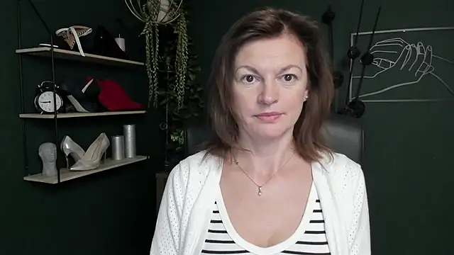 Snapshot of VivianWILD chatting on September 2025 06:59:02 AM VivianWILD online show from September 2025 06:59:02 AM