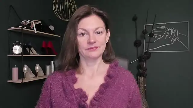 Snapshot of VivianWILD chatting on October 2025 05:52:01 AM VivianWILD online show from October 2025 05:52:01 AM