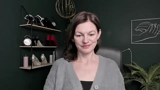 Snapshot of VivianWILD chatting on October 2025 07:45:01 AM VivianWILD online show from October 2025 07:45:01 AM