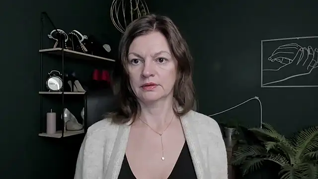 Snapshot of VivianWILD chatting on October 2025 07:32:01 AM VivianWILD online show from October 2025 07:32:01 AM