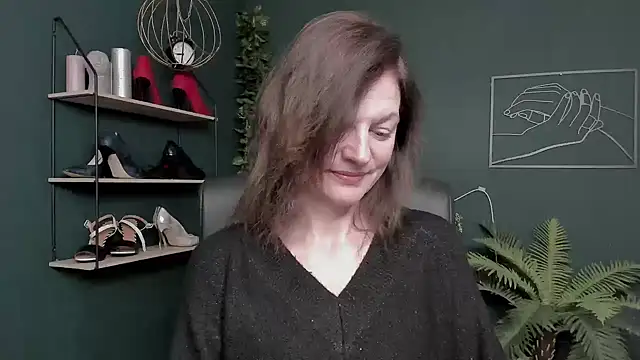 Snapshot of VivianWILD chatting on November 2025 10:43:02 AM VivianWILD online show from November 2025 10:43:02 AM