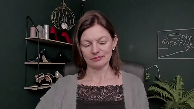 Snapshot of VivianWILD chatting on November 2025 08:03:02 AM VivianWILD online show from November 2025 08:03:02 AM