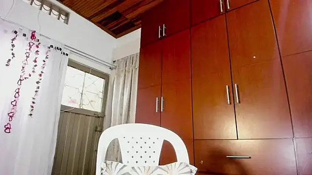 loreth J online show from December 2024 06:17:02 PM