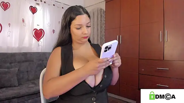 loreth J online show from September 2025 04:34:01 PM