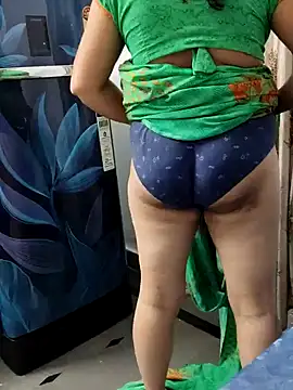 Snapshot of Januhot18 chatting on December 2024 11:44:02 AM Januhot18 online show from December 2024 11:44:02 AM