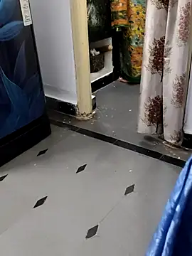 Snapshot of Januhot18 chatting on December 2024 07:07:01 AM Januhot18 online show from December 2024 07:07:01 AM