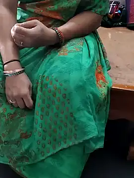 Snapshot of Januhot18 chatting on December 2024 02:43:02 AM Januhot18 online show from December 2024 02:43:02 AM