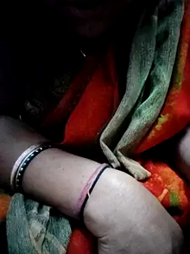 Snapshot of Januhot18 chatting on January 2025 07:39:01 PM Januhot18 online show from January 2025 07:39:01 PM