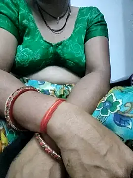 Snapshot of Januhot18 chatting on February 2025 02:44:02 PM Januhot18 online show from February 2025 02:44:02 PM