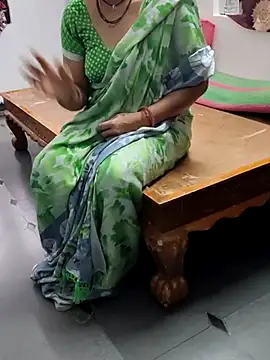 Snapshot of Januhot18 chatting on February 2025 04:20:01 AM Januhot18 online show from February 2025 04:20:01 AM