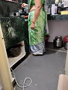 Snapshot of Januhot18 chatting on February 2025 10:26:01 AM Januhot18 online show from February 2025 10:26:01 AM