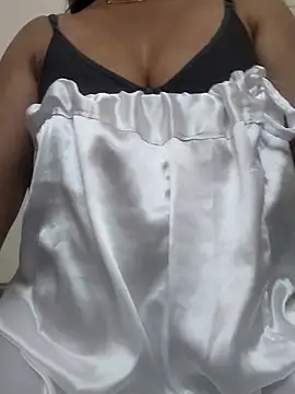 Snapshot of Januhot18 chatting on September 2025 04:39:01 PM Januhot18 online show from September 2025 04:39:01 PM