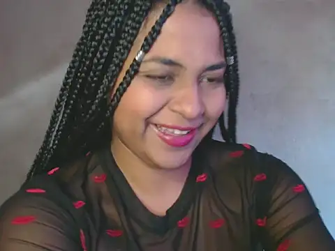 Snapshot of Giselabrunette25 chatting on January 2025 12:23:01 PM Giselabrunette25 online show from January 2025 12:23:01 PM