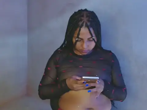 Snapshot of Giselabrunette25 chatting on January 2025 04:29:01 PM Giselabrunette25 online show from January 2025 04:29:01 PM