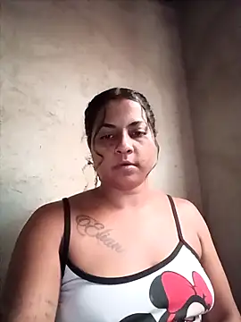 Snapshot of Giselabrunette25 chatting on October 2025 10:45:01 PM Giselabrunette25 online show from October 2025 10:45:01 PM