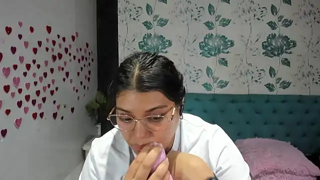 LindaBreeS online show from March 2025 07:17:01 PM