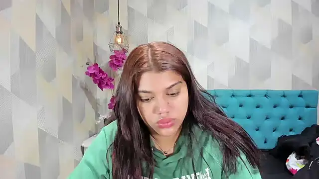 LindaBreeS online show from September 2025 01:13:01 PM