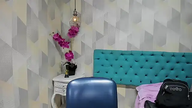 LindaBreeS online show from October 2025 03:18:01 PM