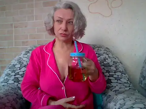 Lorie Carrie online show from April 2026 09:21:01 AM