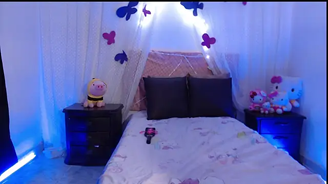 HanaWayne online show from February 2025 01:06:01 PM