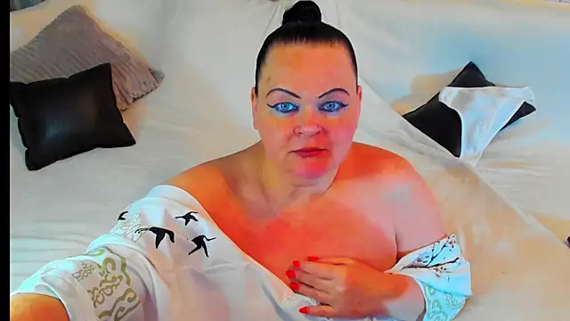 Snapshot of MilanaBiegert chatting on December 2024 12:04:01 AM MilanaBiegert online show from December 2024 12:04:01 AM