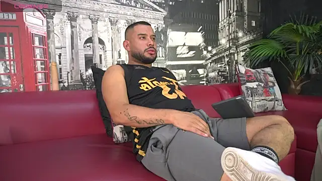 Snapshot of THIAGOXBIG chatting on October 2025 09:32:02 PM THIAGOXBIG online show from October 2025 09:32:02 PM