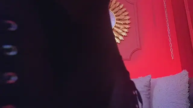 Snapshot of Julieta_Russell chatting on November 2025 12:15:02 PM Julieta Russell online show from November 2025 12:15:02 PM