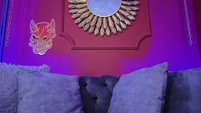 Snapshot of Julieta_Russell chatting on November 2025 11:43:02 AM Julieta Russell online show from November 2025 11:43:02 AM