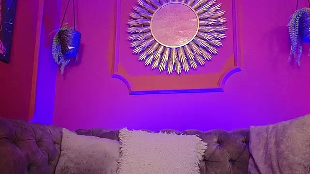 Julieta Russell online show from January 2026 12:21:01 PM